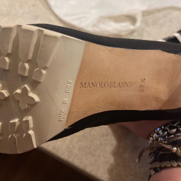 Authentic Manolo Blahnik lace up black sneaker - Picture 2 of 8